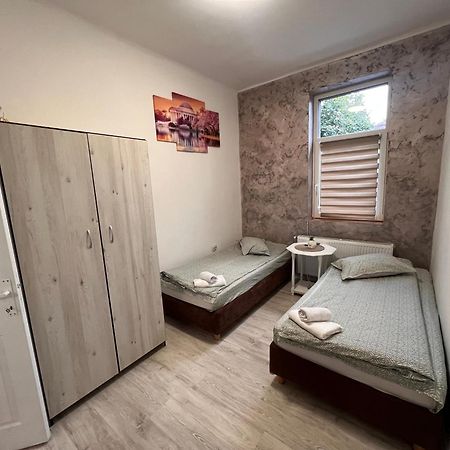 Little Bistro House Bed & Breakfast เตอร์กู-มูเรช ภายนอก รูปภาพ